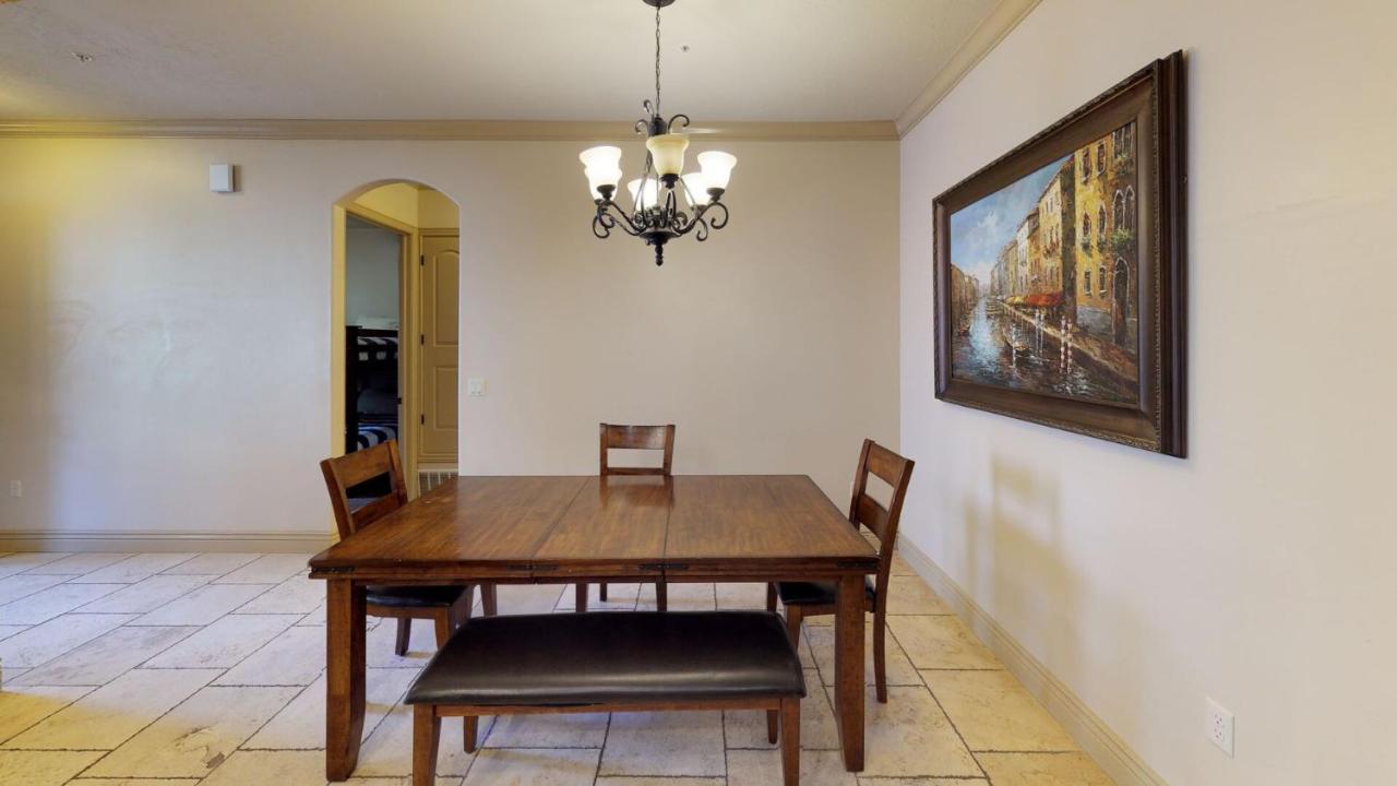 | H6-Slick Rock Suite-Ground Floor 2-bedroom Hillside View