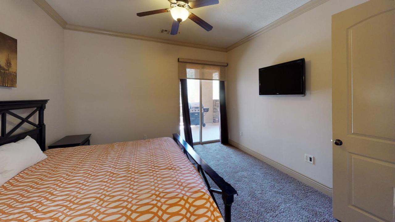 | H6-Slick Rock Suite-Ground Floor 2-bedroom Hillside View