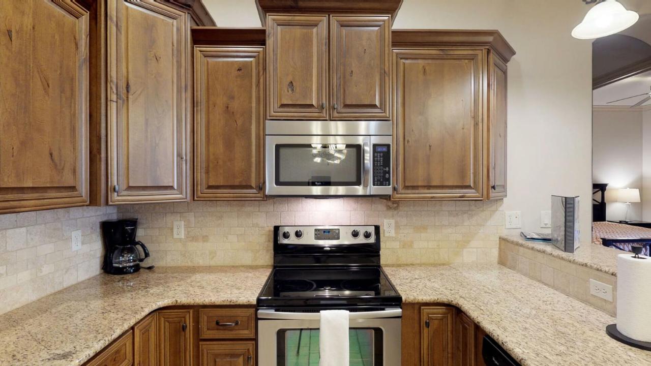 | H6-Slick Rock Suite-Ground Floor 2-bedroom Hillside View