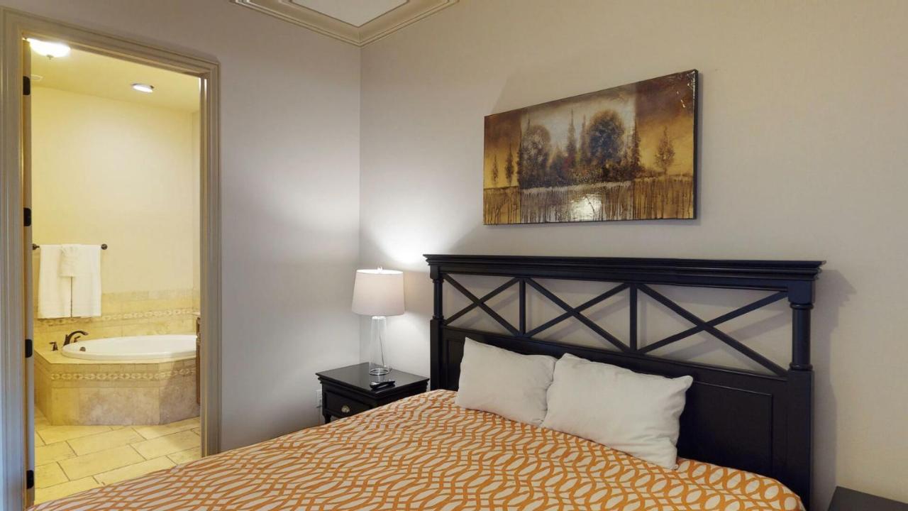 | H6-Slick Rock Suite-Ground Floor 2-bedroom Hillside View