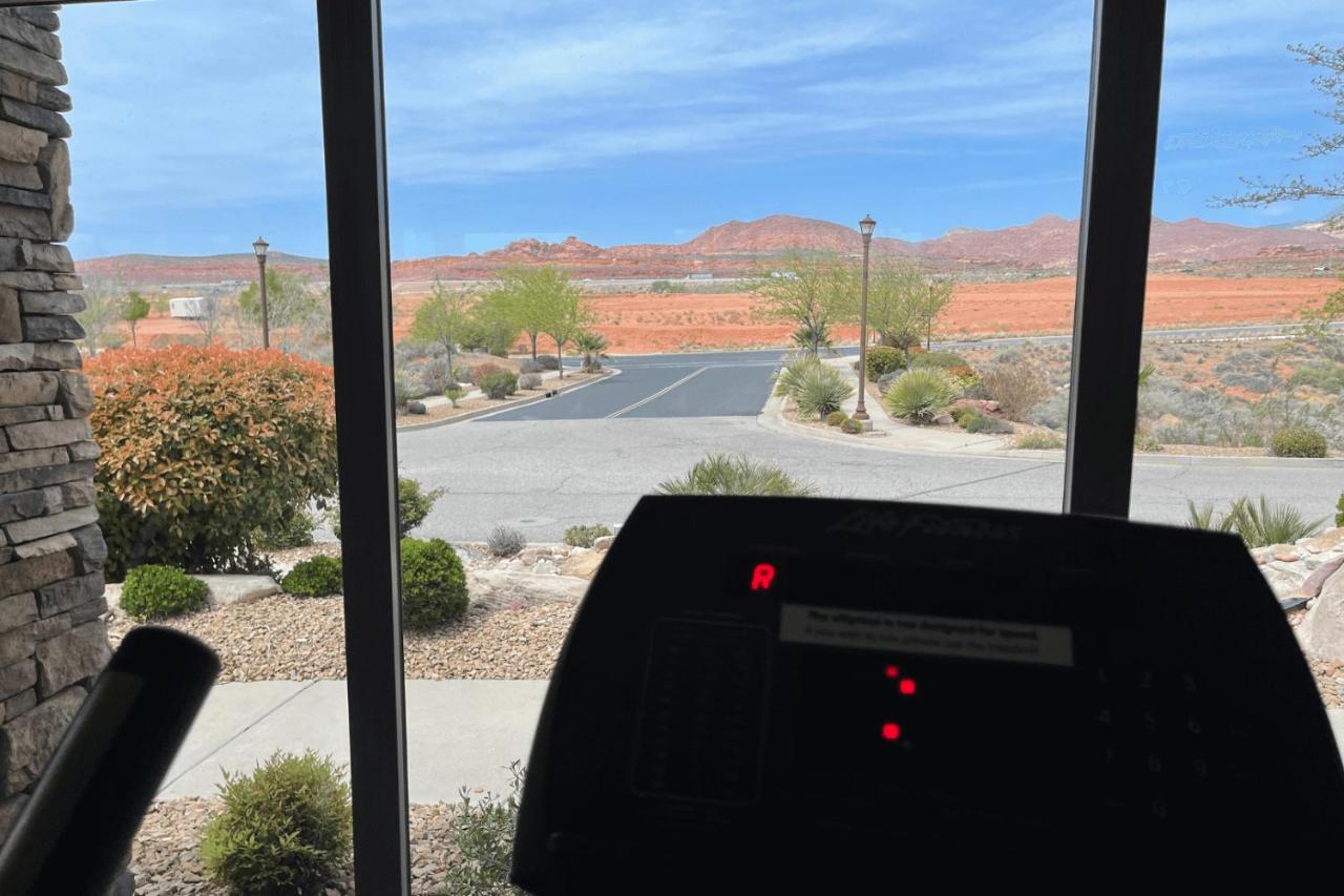 | H6-Slick Rock Suite-Ground Floor 2-bedroom Hillside View