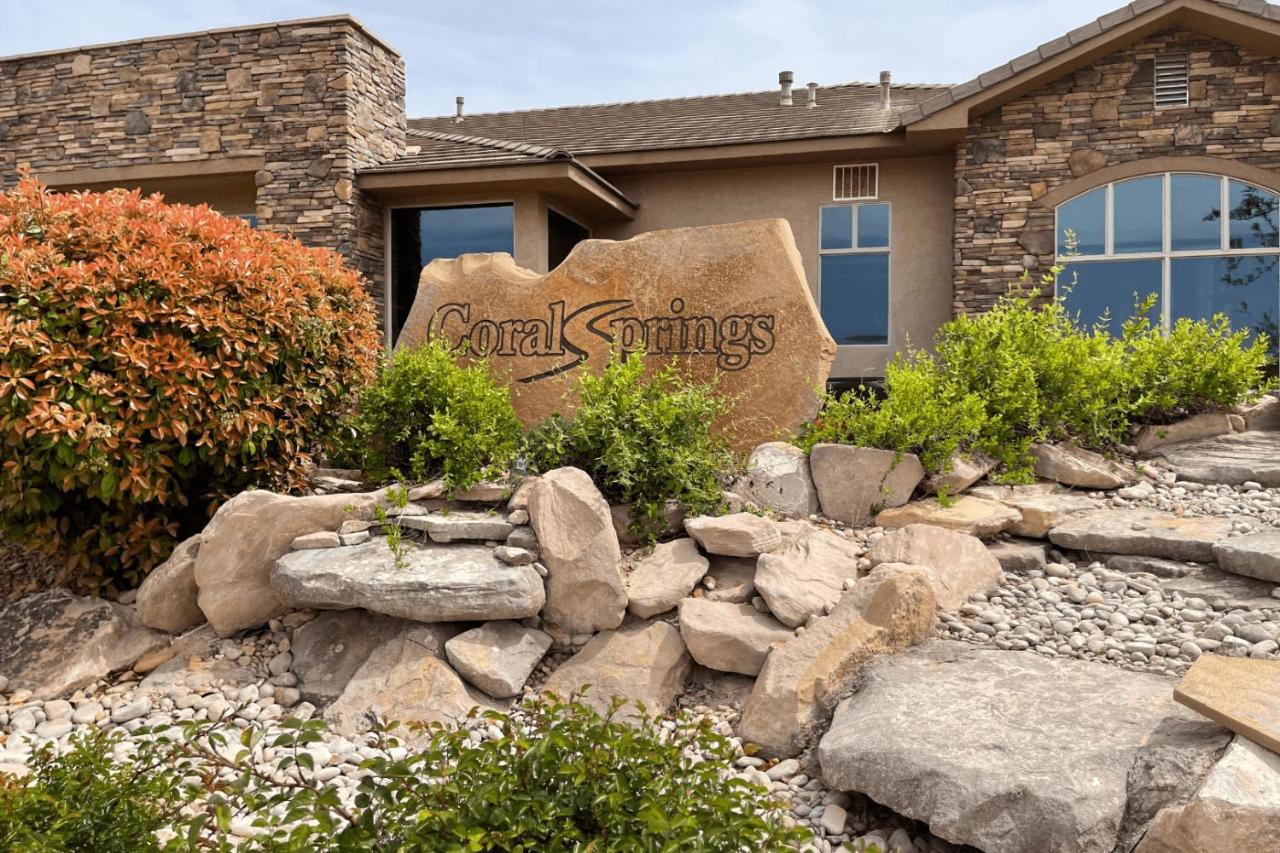 | H6-Slick Rock Suite-Ground Floor 2-bedroom Hillside View