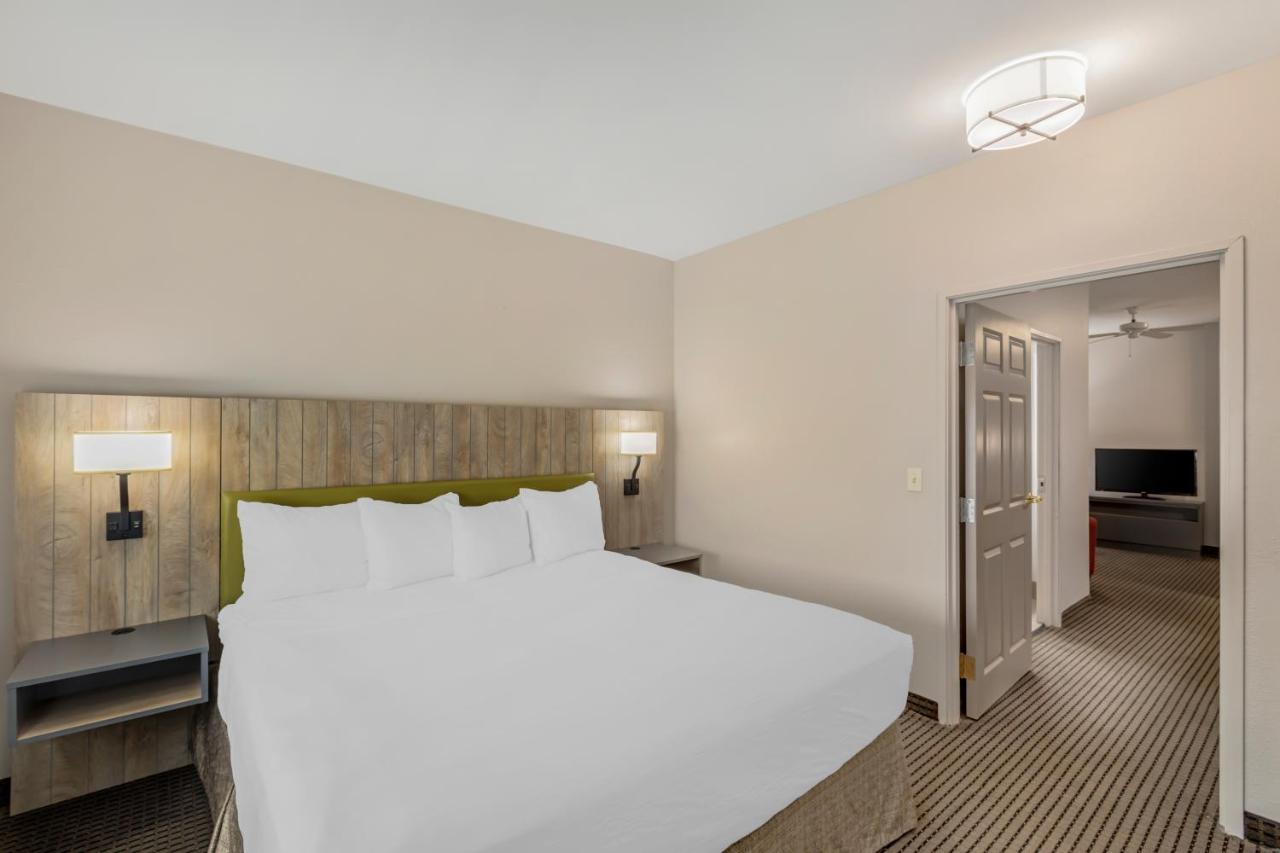 One-Bedroom King Suite - Disability Access at Country Inn & Suites by Radisson, Elk Grove Village/Itasca