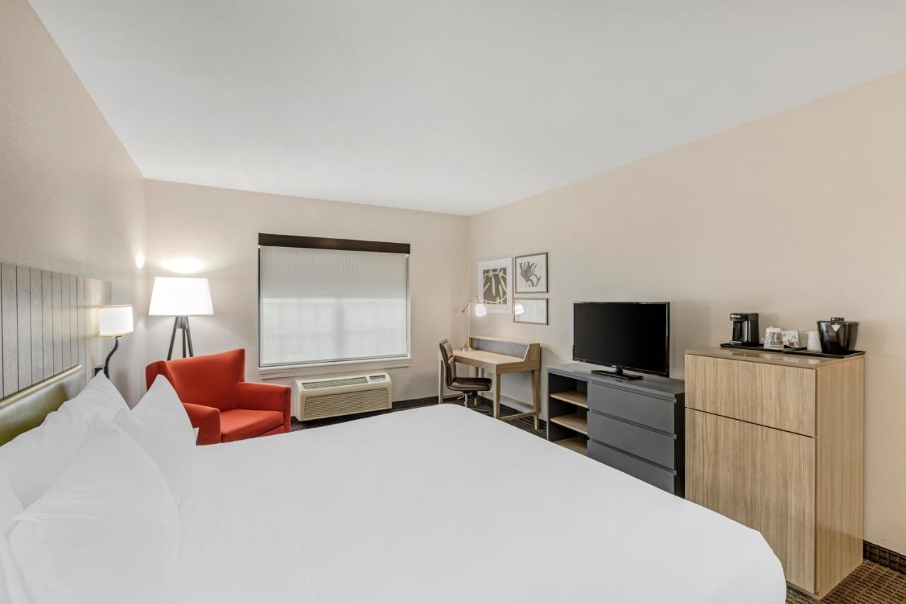 King Room - Disability Access/Non-Smoking at Country Inn & Suites by Radisson, Elk Grove Village/Itasca