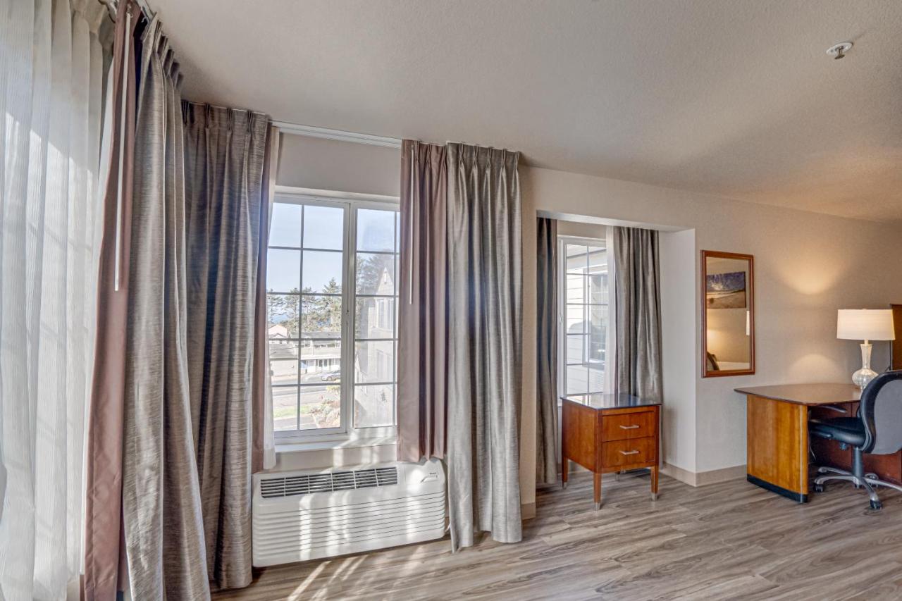 King Suite at The Ashley Inn & Suites