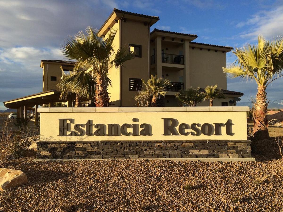  | W307 Third Floor 3-bedroom Pool View