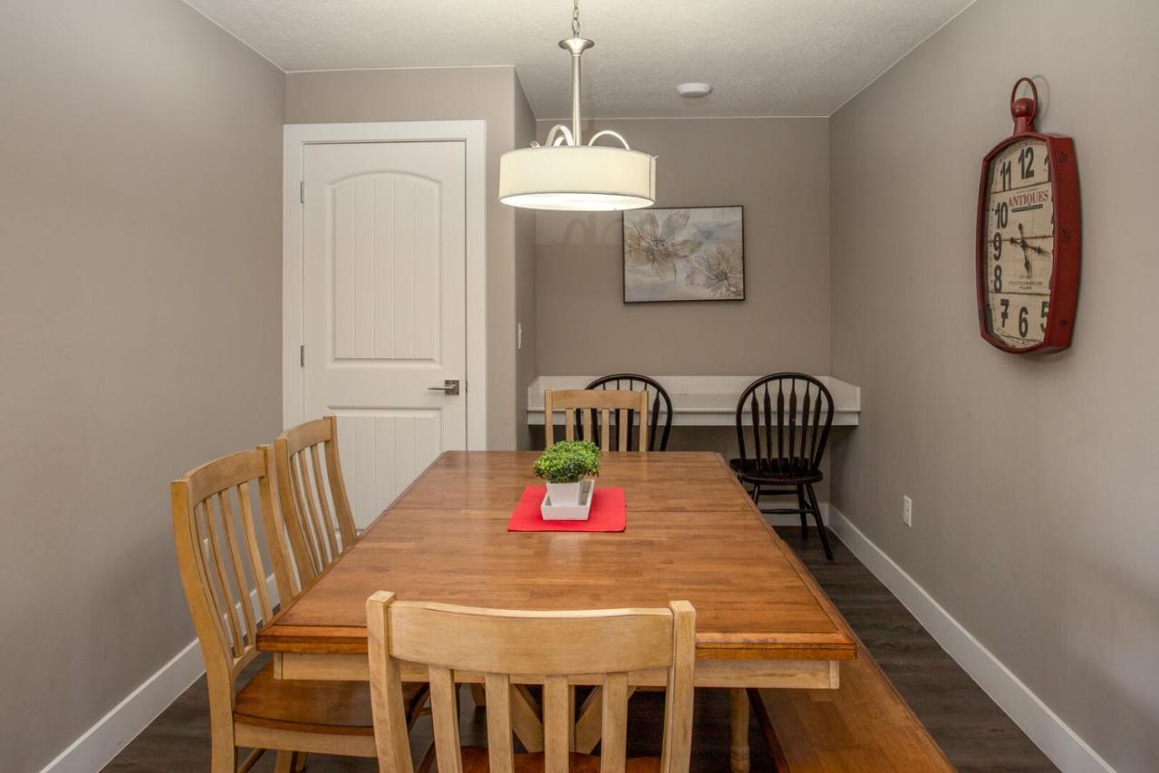| W307 Third Floor 3-bedroom Pool View