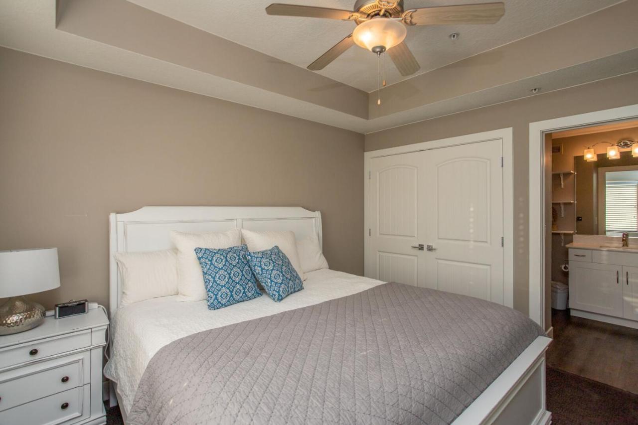 | W307 Third Floor 3-bedroom Pool View