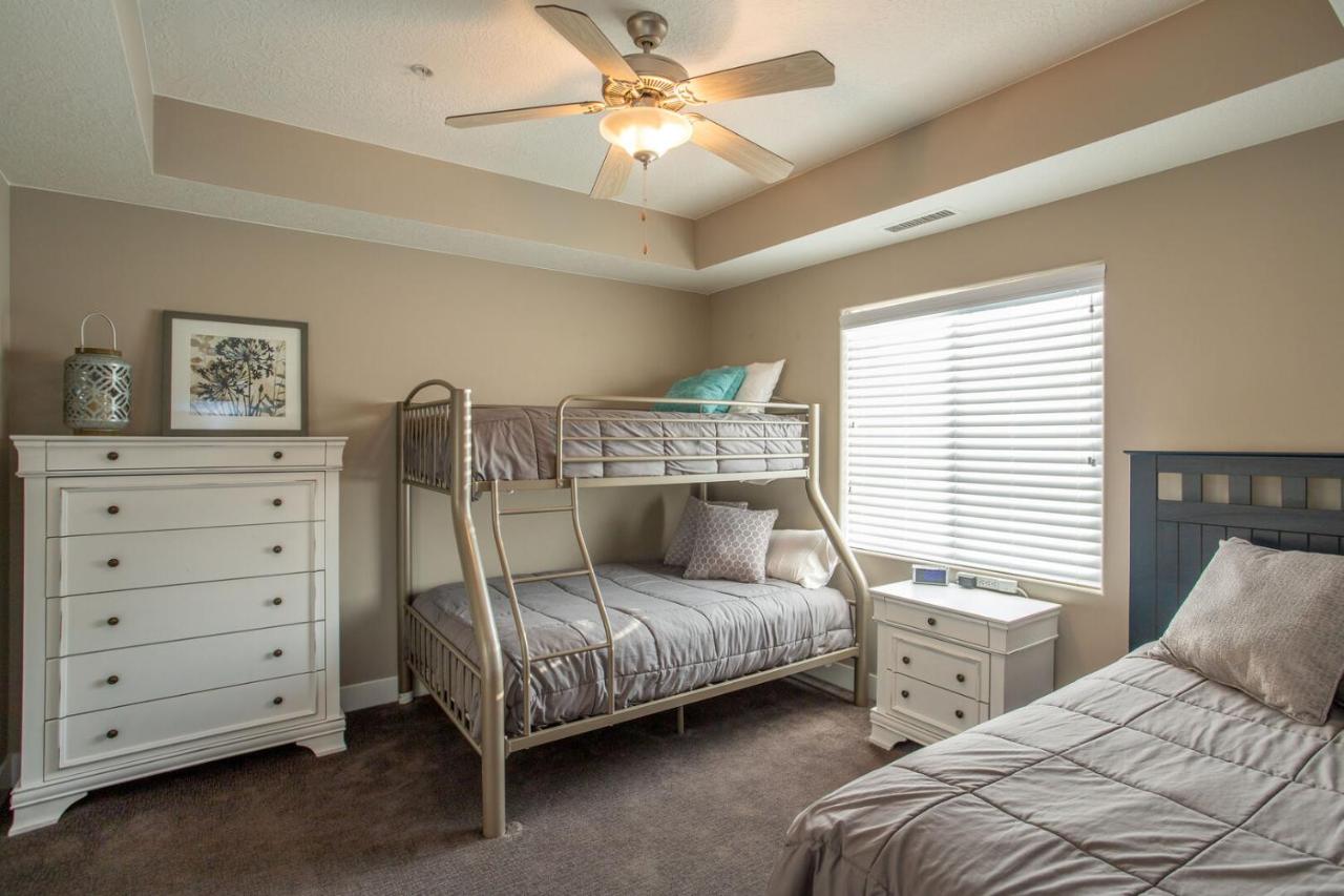 | W307 Third Floor 3-bedroom Pool View