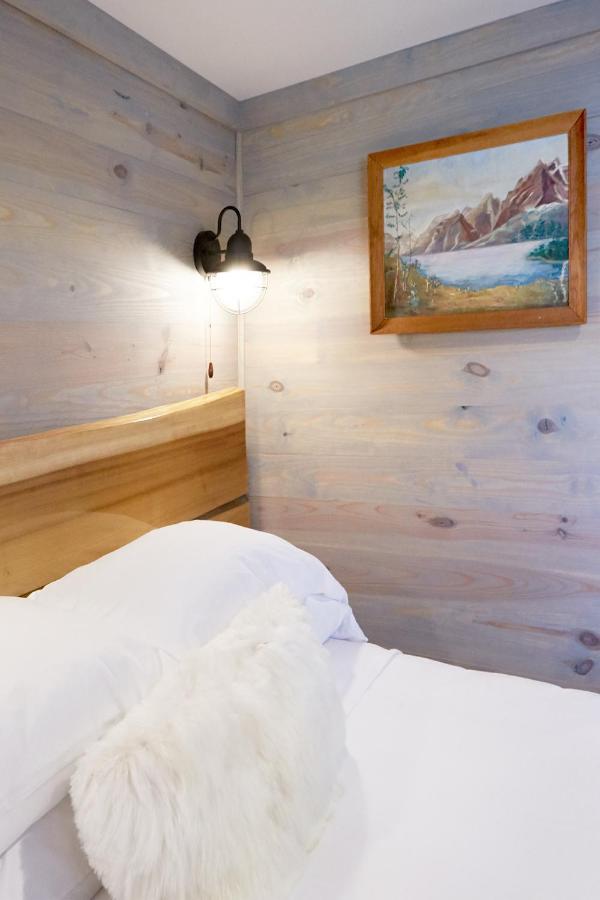 | Asheville River Cabins