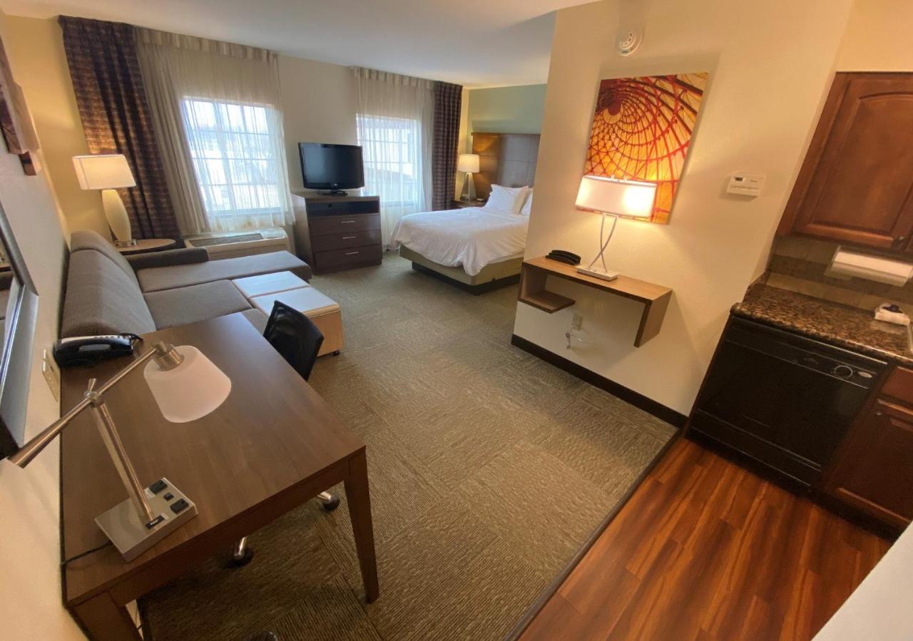 Queen Studio at Staybridge Suites Great Falls, an IHG Hotel
