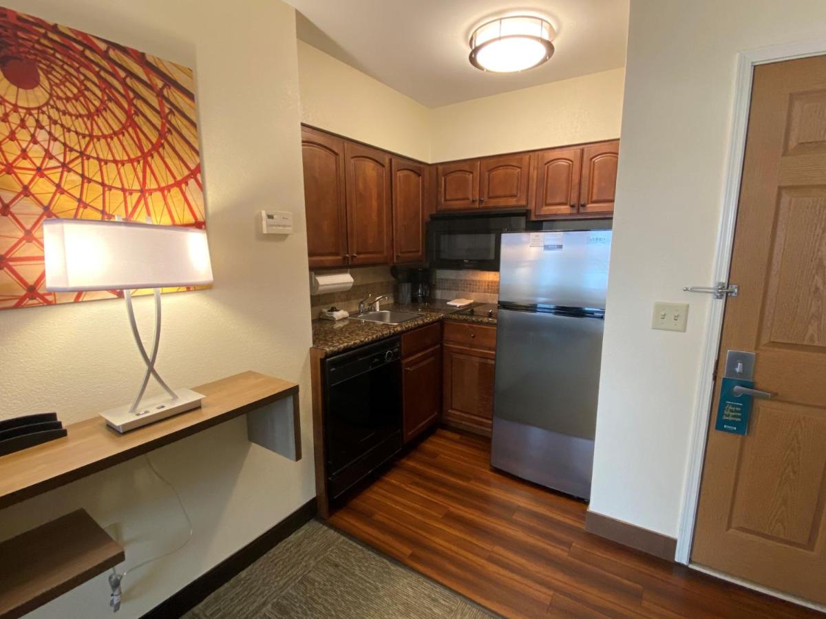 Queen Studio at Staybridge Suites Great Falls, an IHG Hotel