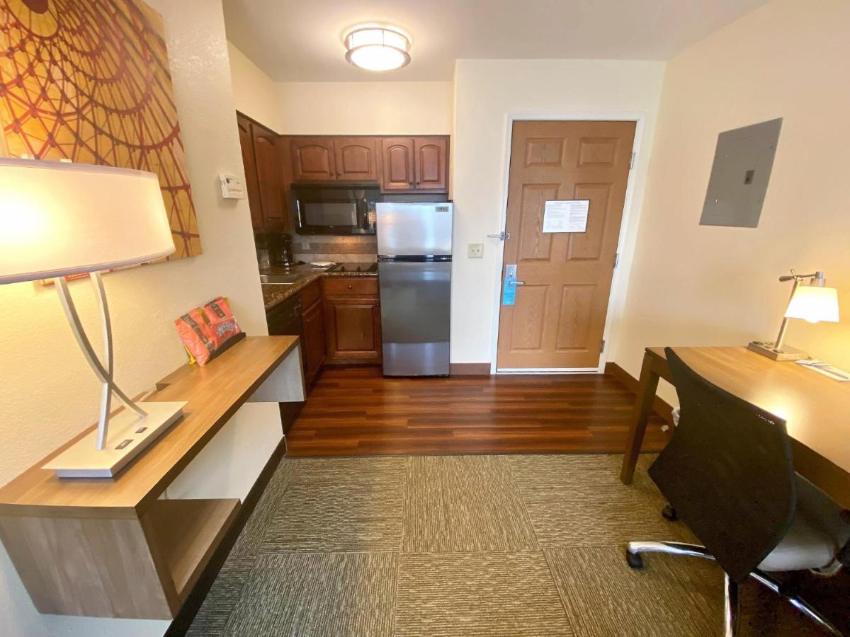 Queen Studio at Staybridge Suites Great Falls, an IHG Hotel