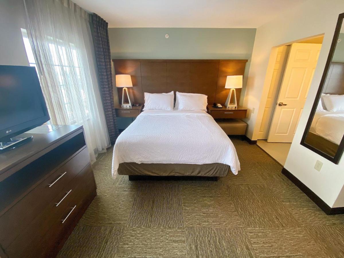 Queen Studio at Staybridge Suites Great Falls, an IHG Hotel