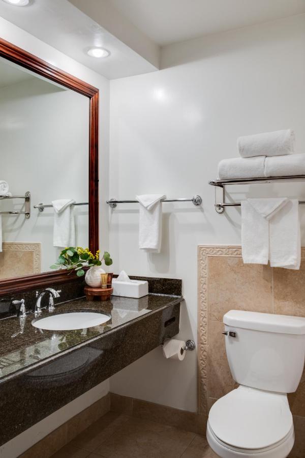 One-Bedroom King Suite at Ayres Hotel Costa Mesa/Newport Beach