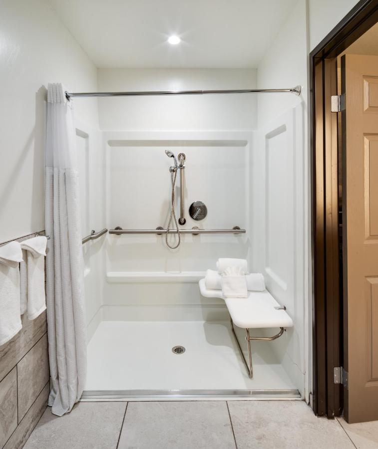Queen Room - Disability Access at Ayres Hotel Costa Mesa/Newport Beach