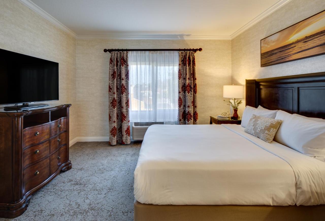 One-Bedroom King Suite at Ayres Hotel Costa Mesa/Newport Beach