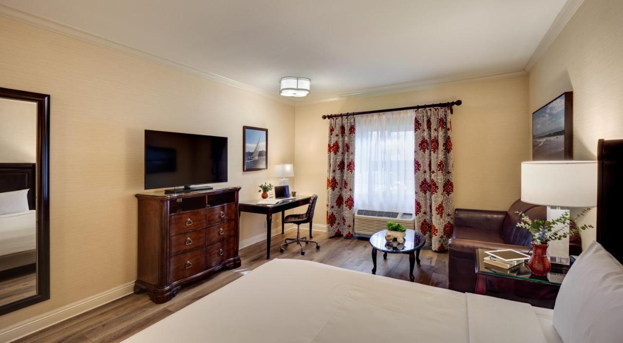 Deluxe King Studio at Ayres Hotel Costa Mesa/Newport Beach