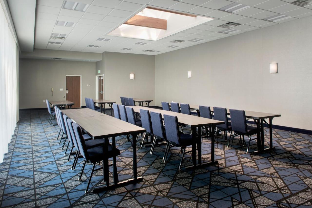 | Courtyard By Marriott Baltimore Hunt Valley
