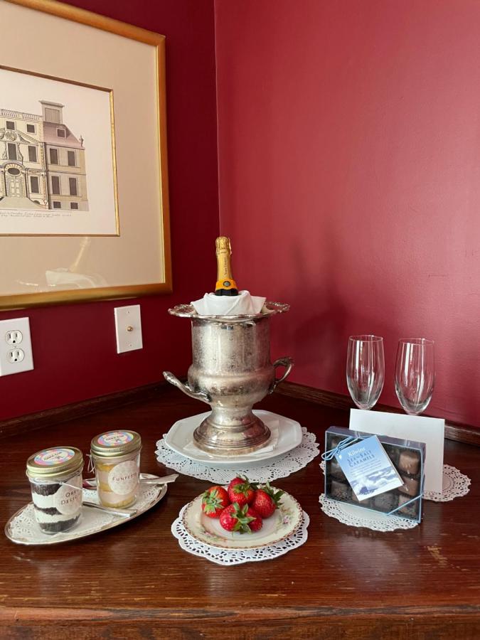  | Almondy Inn Bed & Breakfast