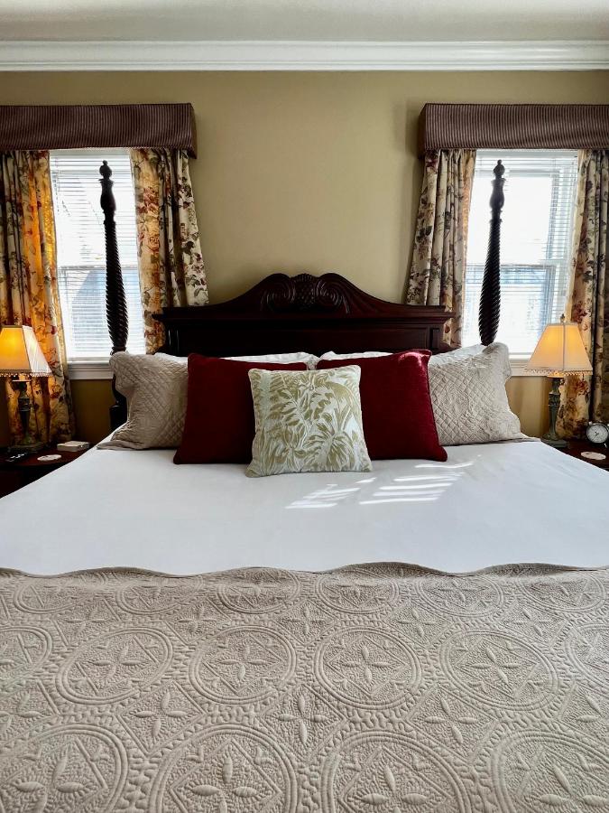  | Almondy Inn Bed & Breakfast