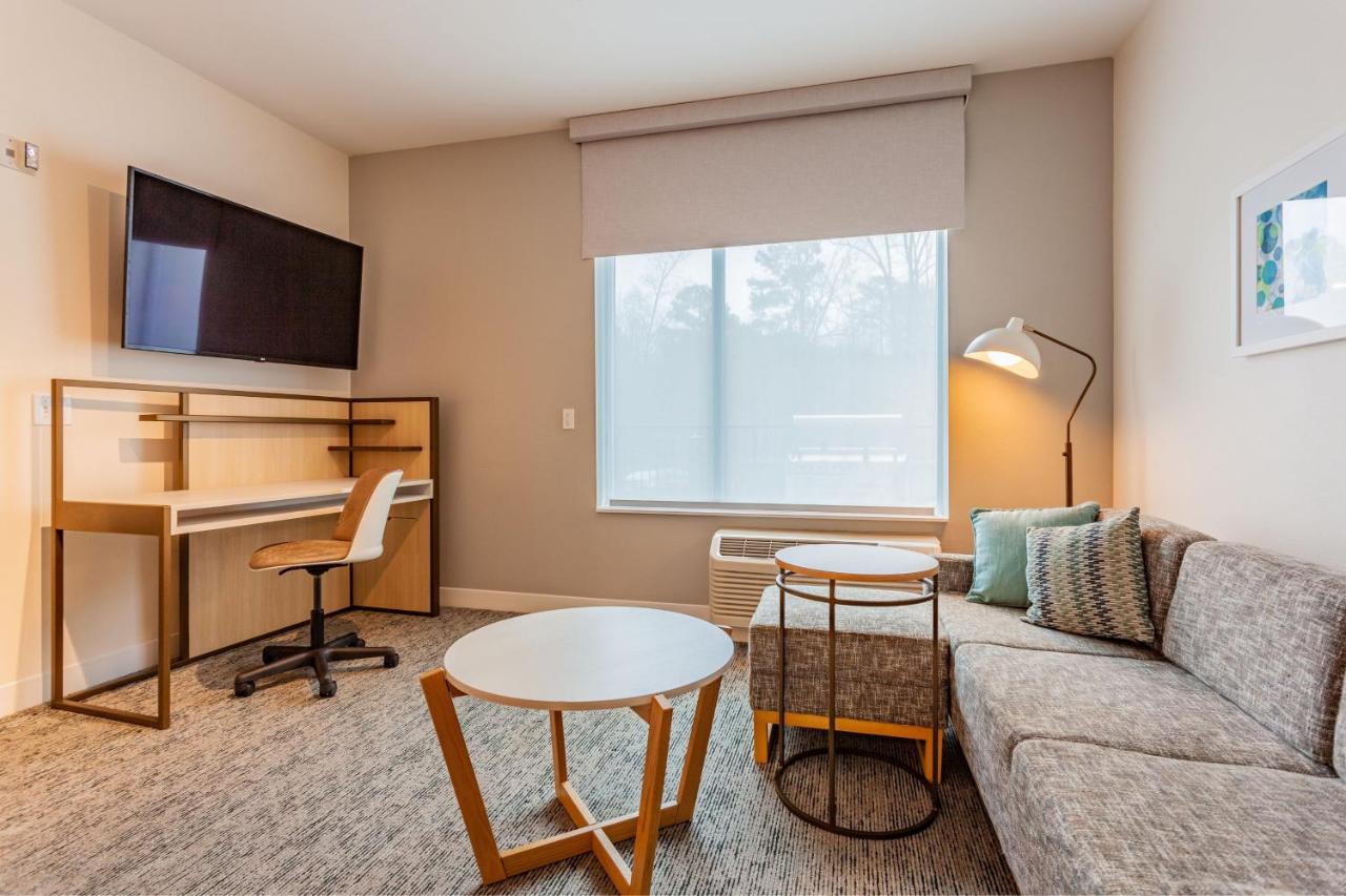 One-Bedroom Queen Suite with Sofa Bed at TownePlace Suites by Marriott Raleigh-University Area