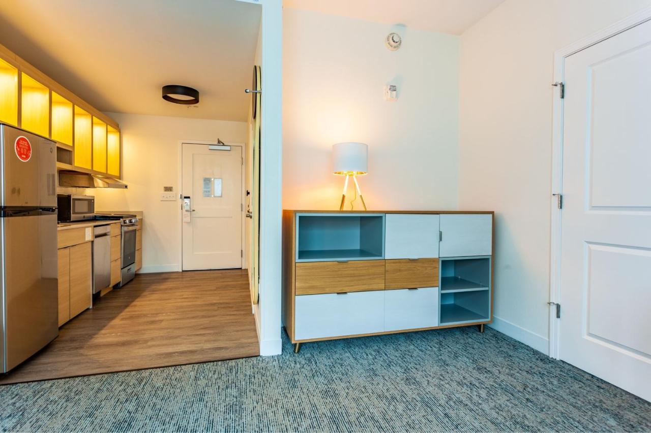 One-Bedroom Queen Suite with Sofa Bed at TownePlace Suites by Marriott Raleigh-University Area