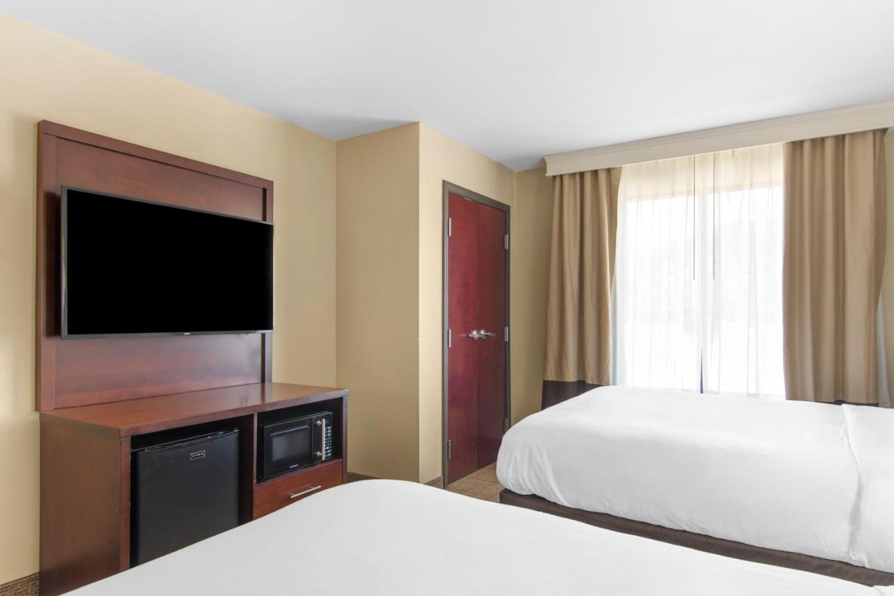 Queen Suite with Two Queen Beds - Non-Smoking at Comfort Suites Locust Grove Atlanta South