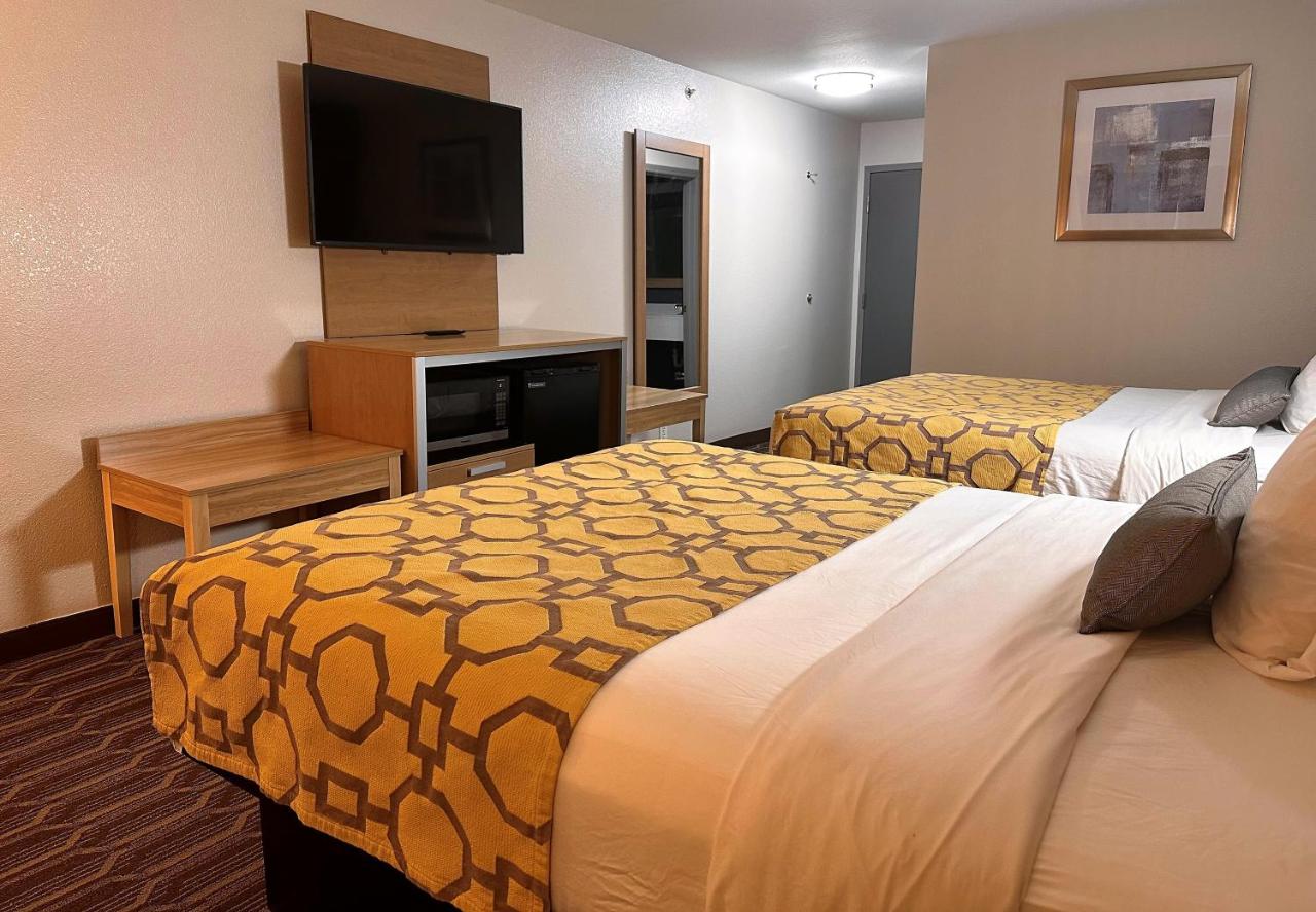 Queen Room with Two Queen Beds - Non-Smoking at Baymont by Wyndham Noblesville