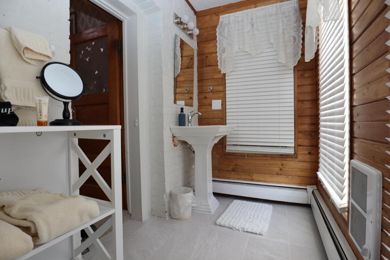 | Cloran Mansion Bed & Breakfast