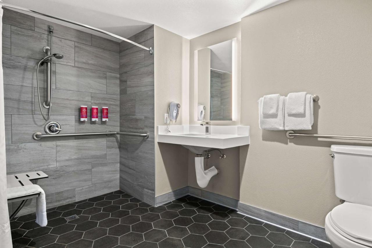 SureStay Hotel by Best Western San Diego Pacific Beach