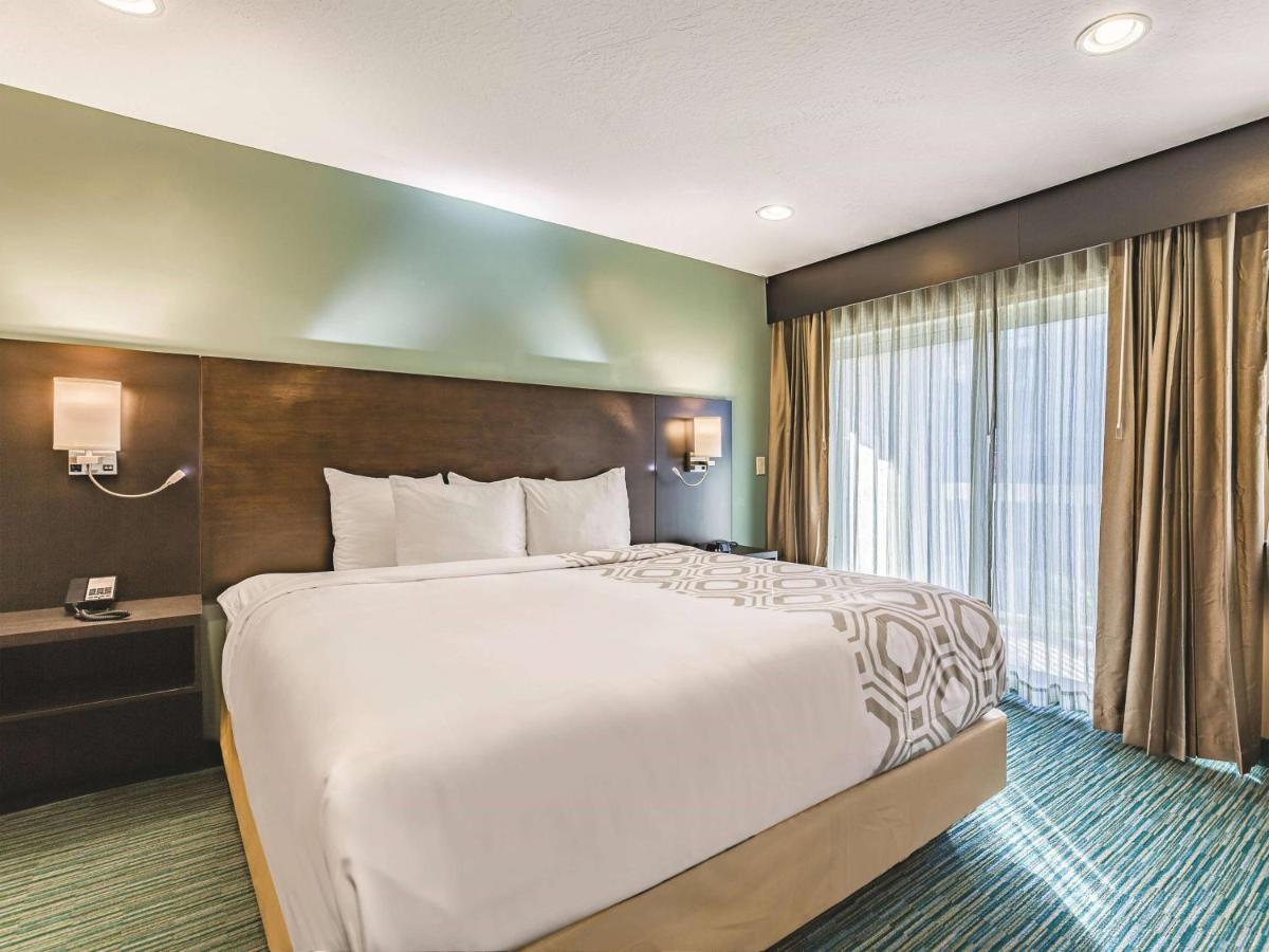 King Apartment - Non-Smoking at La Quinta Inn & Suites by Wyndham San Francisco Airport West
