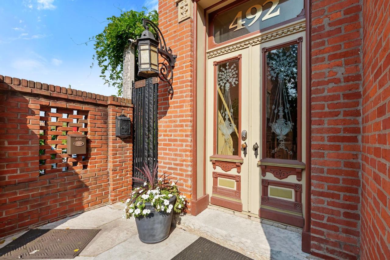 | 1BR Schwartz Castle- 1