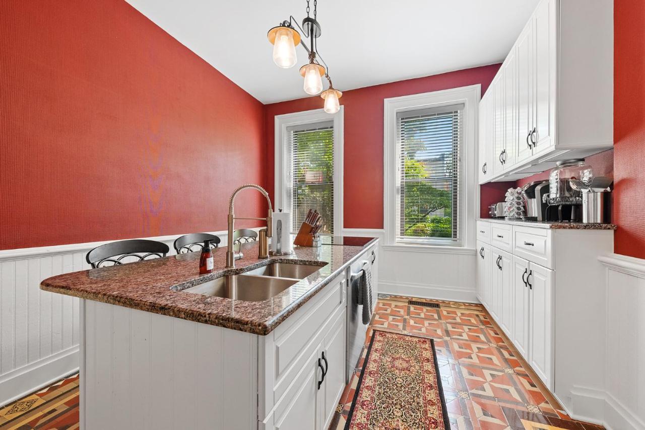 | 1BR Schwartz Castle- 1