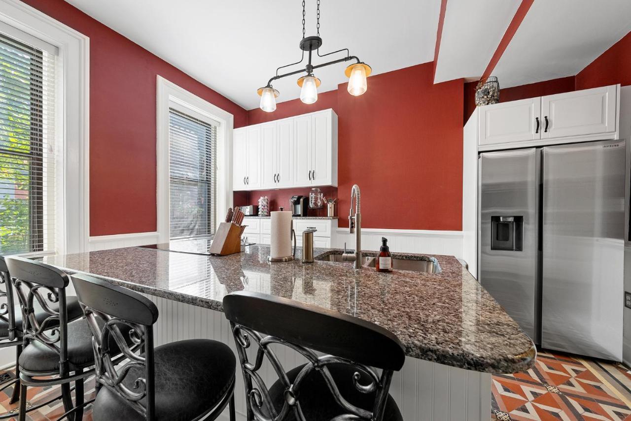| 1BR Schwartz Castle- 1