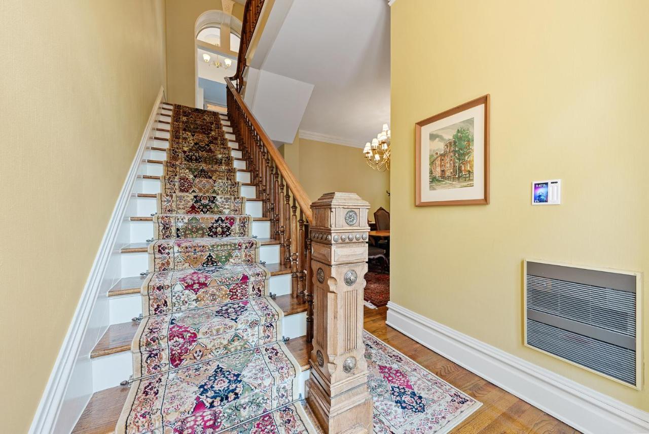 | 1BR Schwartz Castle- 2