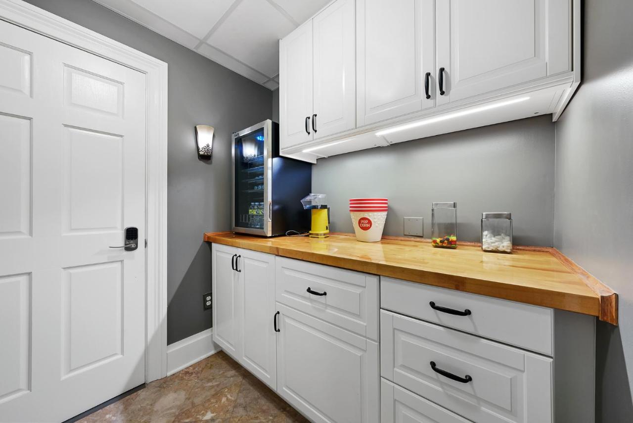 | 1BR Schwartz Castle- 2