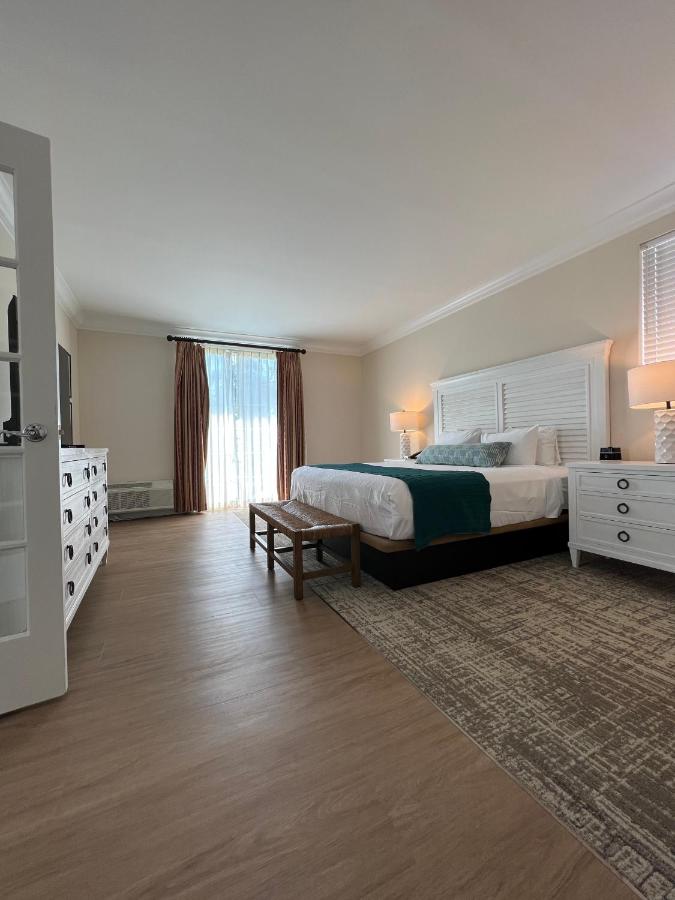 | The Capri Inn