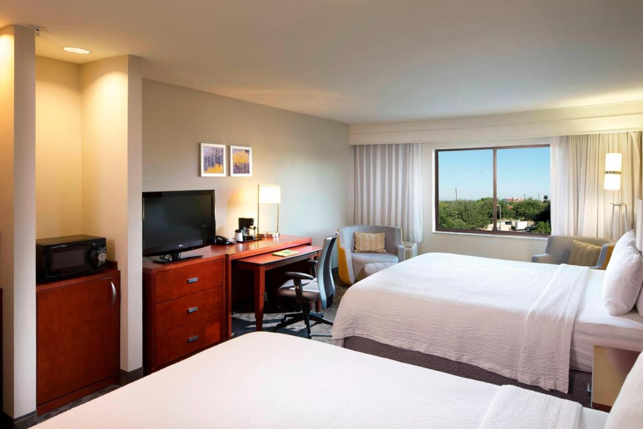 Large King Room with Courtyard View at Courtyard by Marriott Brownsville