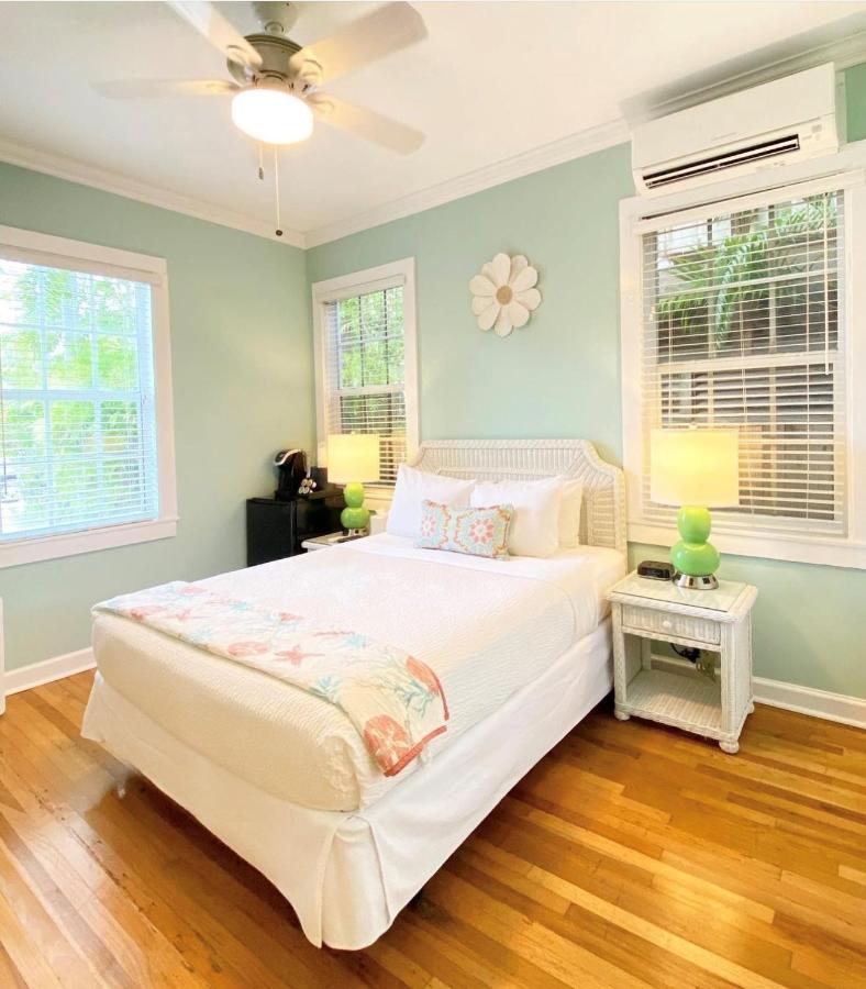 Standard Queen Room at Westwinds Inn