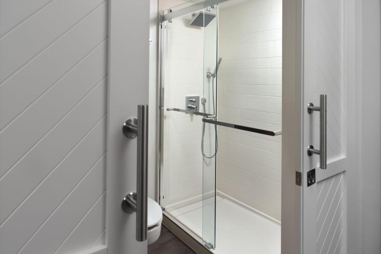 Concierge level, Guest room, 2 Double at Marriott Kansas City Overland Park