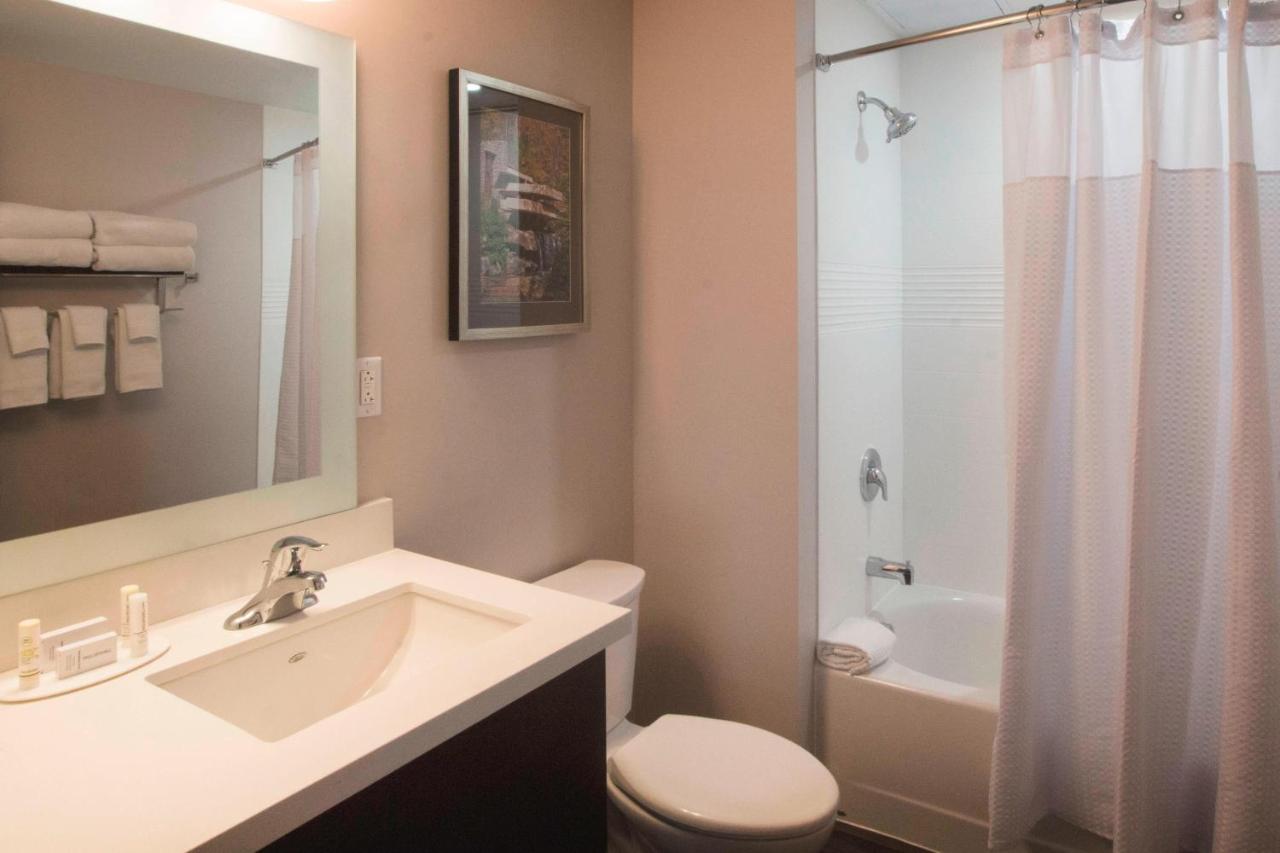 King Studio with Sofa Bed at TownePlace Suites by Marriott Pittsburgh Cranberry Township