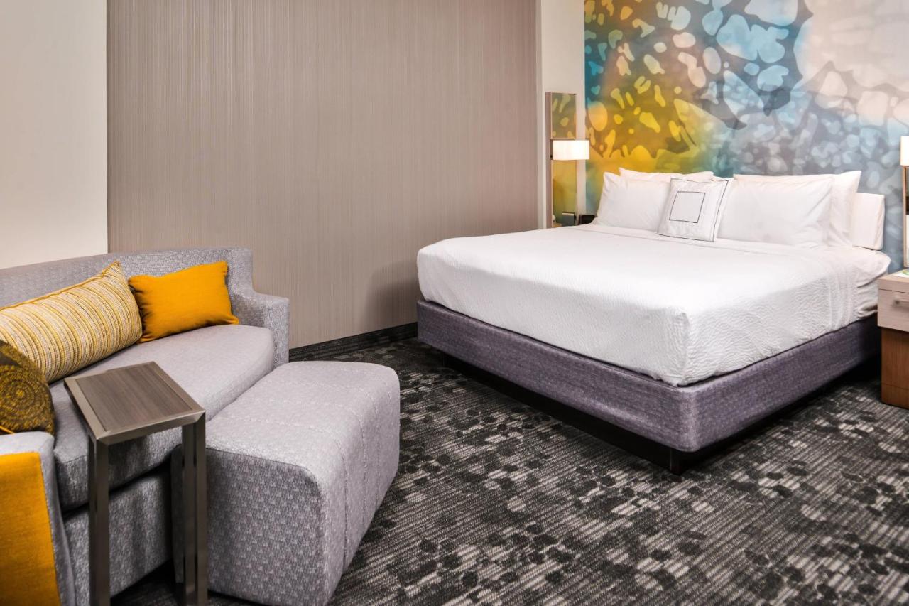 King Room with Sofa Bed - Hearing Accessible at Courtyard by Marriott Charlotte Northlake