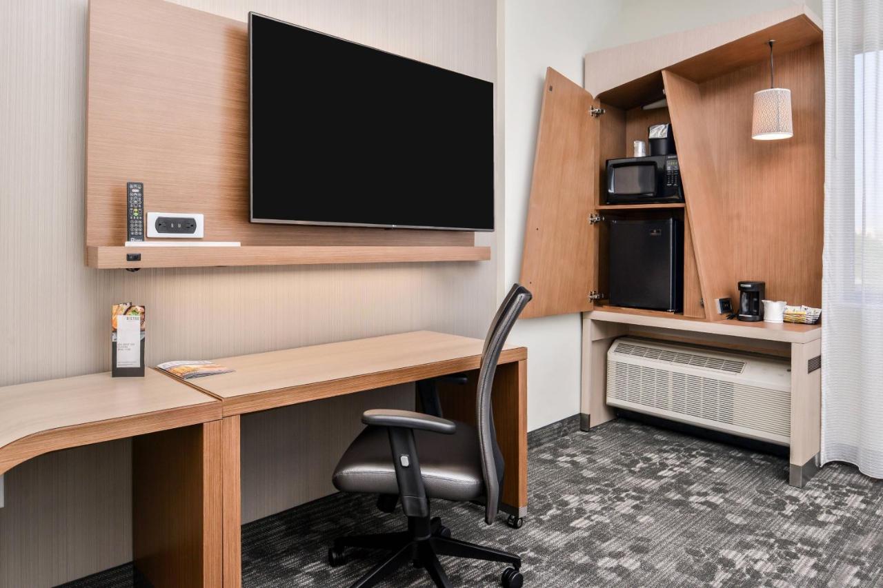 King Room with Sofa Bed - Hearing Accessible at Courtyard by Marriott Charlotte Northlake