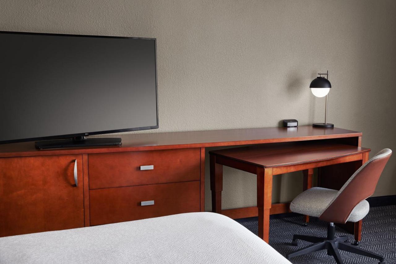 | Courtyard by Marriott St. Louis Downtown West