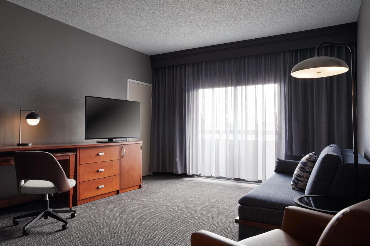 | Courtyard by Marriott St. Louis Downtown West