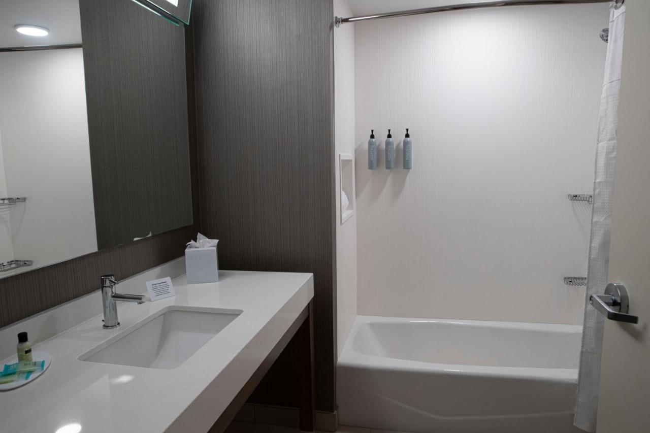 Double Queen Room at Courtyard by Marriott Greenville Mauldin