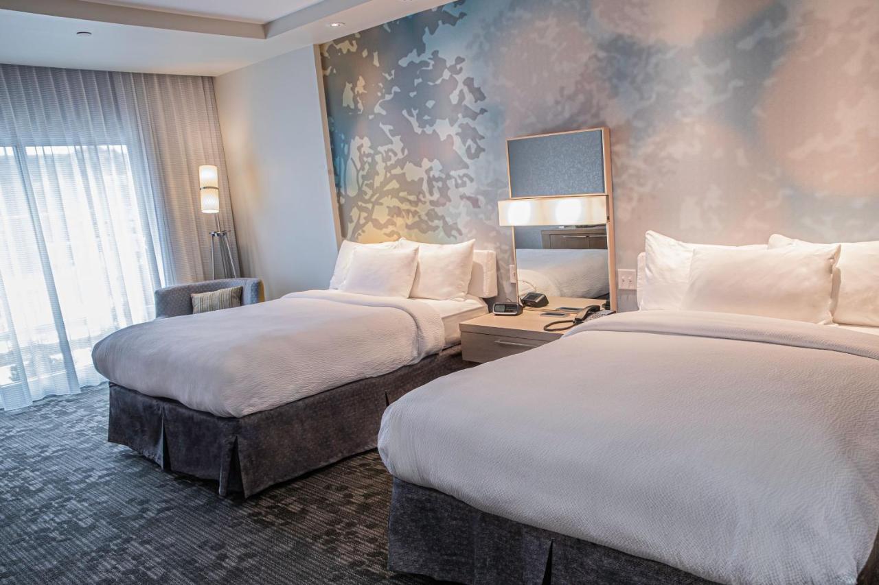 Double Queen Room at Courtyard by Marriott Greenville Mauldin