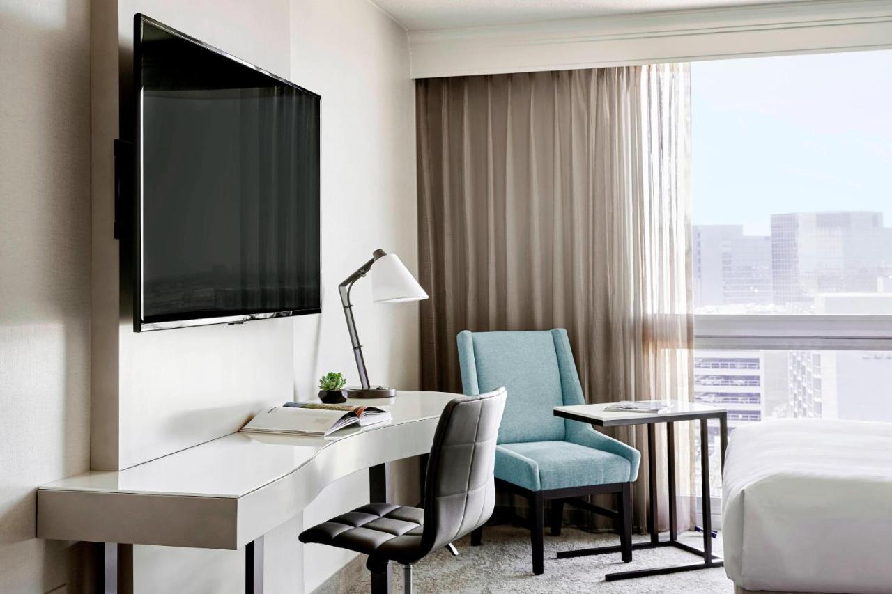 King Room - Hearing Accessible at Los Angeles Airport Marriott