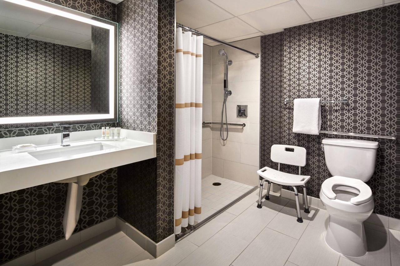 King Room - Hearing Accessible at Los Angeles Airport Marriott
